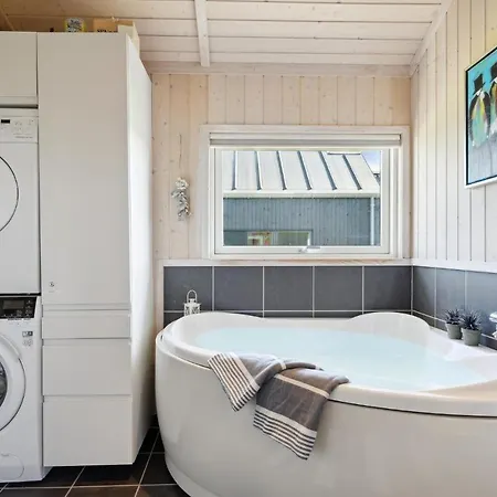 Beautiful In With House Sea View Holiday home *