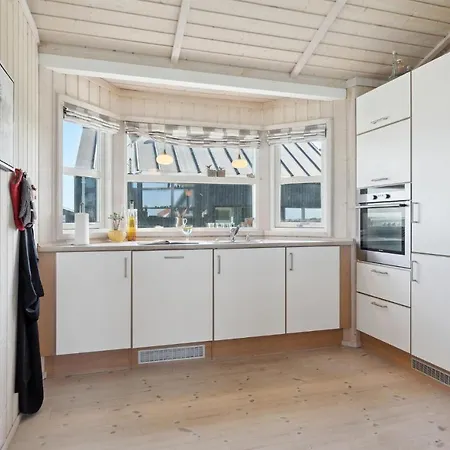 Beautiful In With House Sea View Holiday home