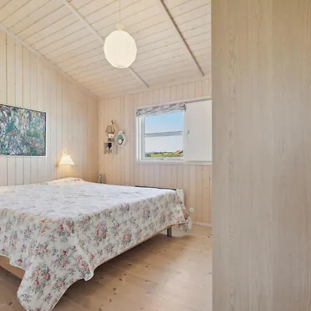 Beautiful In With House Sea View *